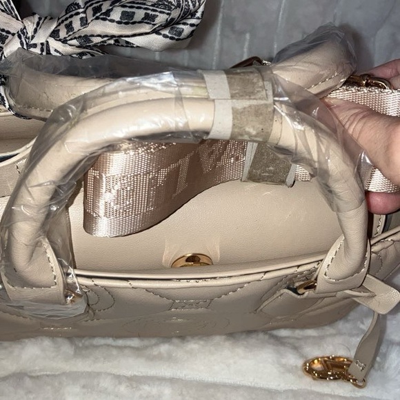 🔥LOW START🔥NWT Valentino Orlandi Cream Mini Bag satchel w/ branded crossbody - Picture 5 of 9